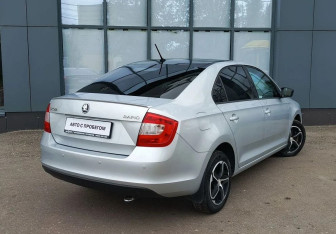 Подержанный автомобиль Skoda Rapid Liftback 2016 года (6 фото)