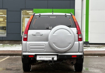 Подержанный автомобиль Honda CR-V 2002 года (6 фото)