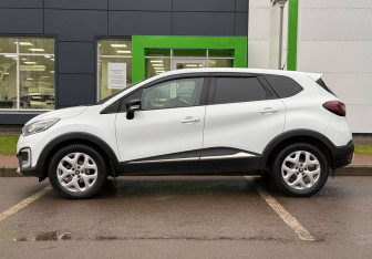 Подержанный автомобиль Renault Kaptur 2017 года (8 фото)