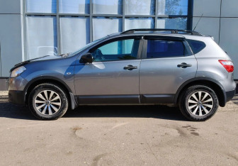 Подержанный автомобиль Nissan Qashqai 2011 года (5 фото)