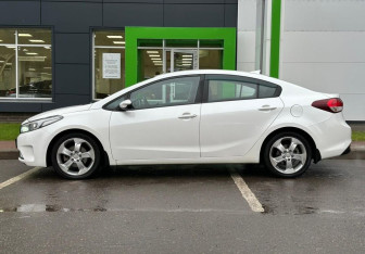 Подержанный автомобиль Kia Cerato Sedan 2019 года (8 фото)