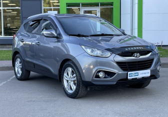 Подержанный автомобиль Hyundai ix35 2012 года (3 фото)