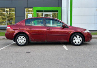 Подержанный автомобиль Renault Megane Sedan 2007 года (4 фото)