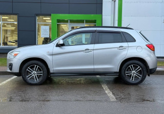 Подержанный автомобиль Mitsubishi ASX 2014 года (8 фото)