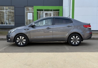 Подержанный автомобиль Kia Rio Sedan 2016 года (8 фото)