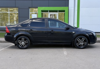 Подержанный автомобиль Ford Focus Sedan 2007 года (4 фото)