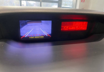 Подержанный автомобиль Mazda CX-7 2011 года (13 фото)