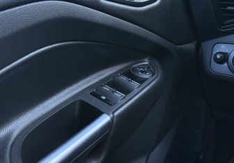 Подержанный автомобиль Ford Kuga 2018 года (15 фото)