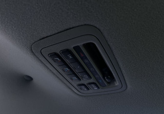 Подержанный автомобиль Toyota Land Cruiser Suv 2006 года (18 фото)