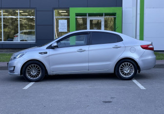 Подержанный автомобиль Kia Rio Sedan 2011 года (8 фото)