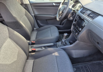 Подержанный автомобиль Skoda Rapid Liftback 2018 года (10 фото)