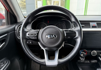 Подержанный автомобиль Kia Rio Sedan 2020 года (14 фото)