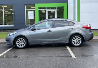 Подержанный автомобиль Kia Cerato Sedan 2014 года (8 фото)