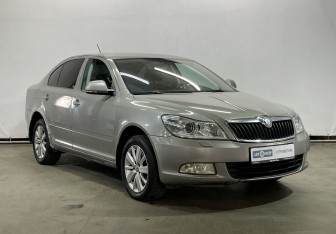 Подержанный автомобиль Skoda Octavia Liftback 2011 года (3 фото)