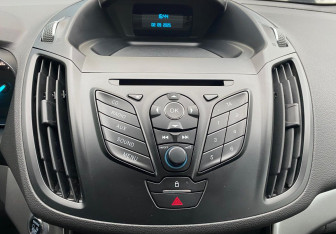 Подержанный автомобиль Ford Kuga 2014 года (15 фото)