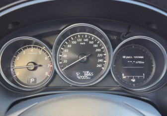 Подержанный автомобиль Mazda CX-5 2013 года (9 фото)