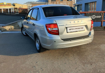 Подержанный автомобиль LADA (ВАЗ) Granta Sedan 2019 года (6 фото)