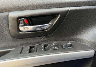 Подержанный автомобиль Suzuki SX4 Hatchback 2014 года (13 фото)