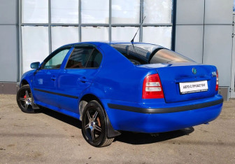 Подержанный автомобиль Skoda Octavia Liftback 2008 года (8 фото)