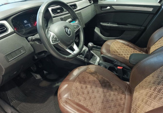 Подержанный автомобиль Renault Arkana 2019 года (9 фото)