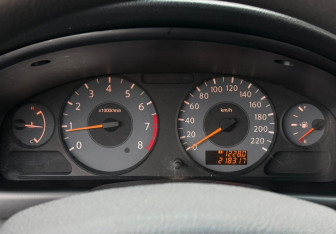 Подержанный автомобиль Nissan Almera Classic 2011 года (13 фото)