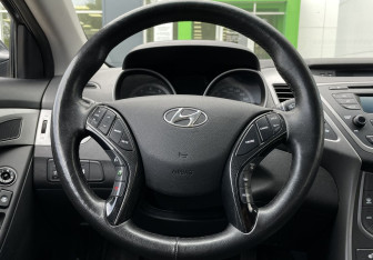 Подержанный автомобиль Hyundai Elantra Sedan 2014 года (13 фото)
