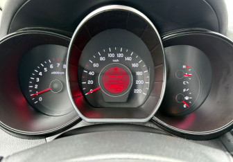 Подержанный автомобиль Kia Rio Sedan 2016 года (13 фото)