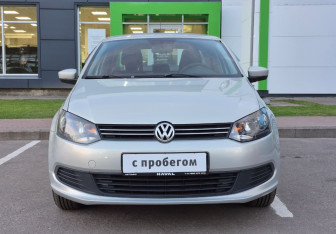 Подержанный автомобиль Volkswagen Polo Sedan 2011 года (2 фото)