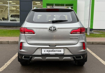 Подержанный автомобиль FAW Besturn X40 2021 года (6 фото)