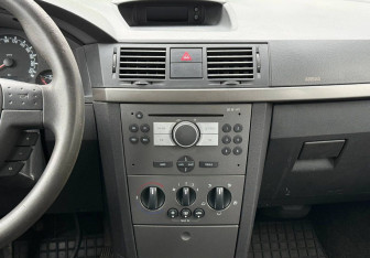 Подержанный автомобиль Opel Meriva 2008 года (13 фото)