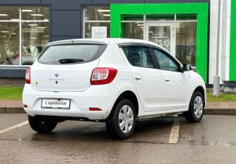 Подержанный автомобиль Renault Sandero 2021 года (5 фото)