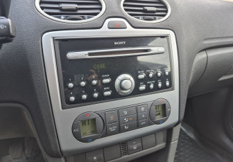 Подержанный автомобиль Ford Focus Hatchback 2007 года (15 фото)