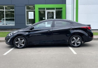 Подержанный автомобиль Hyundai Elantra Sedan 2014 года (8 фото)