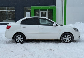 Подержанный автомобиль Kia Rio Sedan 2009 года (4 фото)