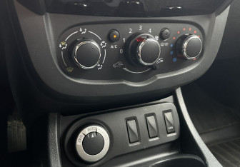 Подержанный автомобиль Renault Duster 2015 года (14 фото)