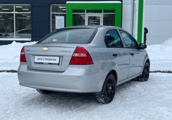 Подержанный автомобиль Chevrolet Aveo Sedan 2010 года (5 фото)