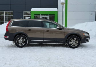 Подержанный автомобиль Volvo XC70 2011 года (4 фото)