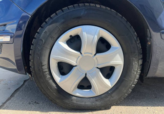 Подержанный автомобиль Ford S-MAX 2011 года (9 фото)