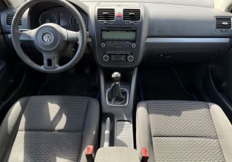 Подержанный автомобиль Volkswagen Jetta Sedan 2009 года (9 фото)