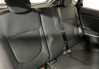 Подержанный автомобиль Hyundai Solaris Hatchback 2013 года (11 фото)