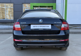 Подержанный автомобиль Skoda Octavia Liftback 2016 года (6 фото)