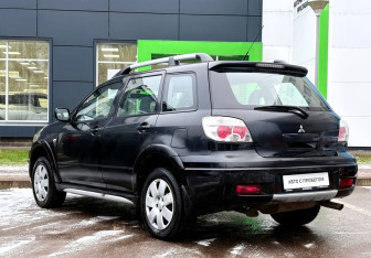 Подержанный автомобиль Mitsubishi Outlander 2007 года (4 фото)