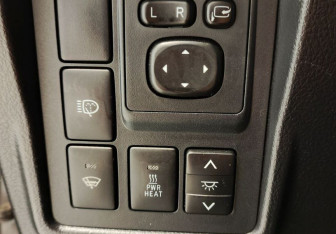 Подержанный автомобиль Toyota Land Cruiser Prado 2010 года (14 фото)