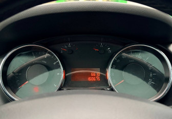 Подержанный автомобиль Peugeot 3008 2011 года (12 фото)