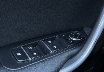 Подержанный автомобиль Kia Ceed Wagon 2020 года (14 фото)