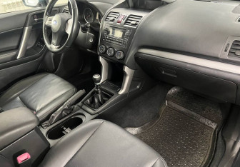 Подержанный автомобиль Subaru Forester Suv 2013 года (11 фото)