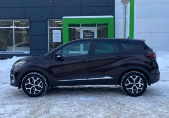 Подержанный автомобиль Renault Kaptur 2017 года (7 фото)