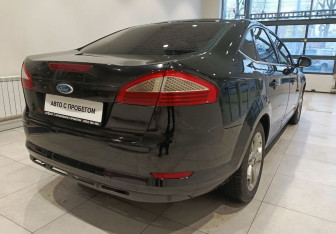 Подержанный автомобиль Ford Mondeo Sedan 2010 года (8 фото)