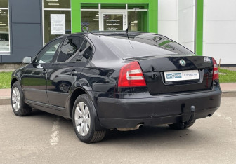 Подержанный автомобиль Skoda Octavia Liftback 2008 года (7 фото)