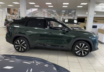 Подержанный автомобиль Geely Atlas 2024 года (4 фото)